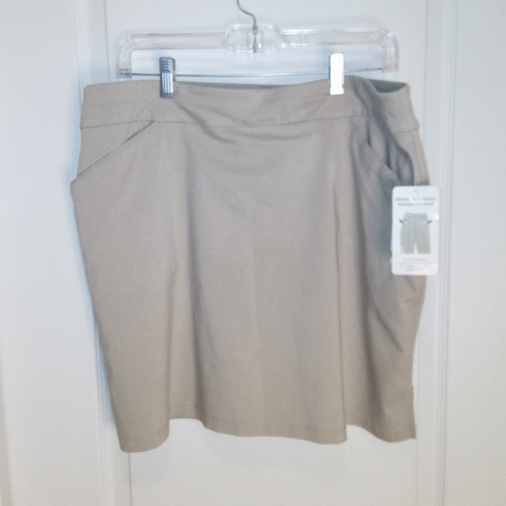 NWT/Ruby Rd /14/ skorts/ beige